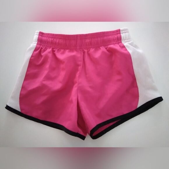 Girls shorts small 6/6x - Picture 1 of 2